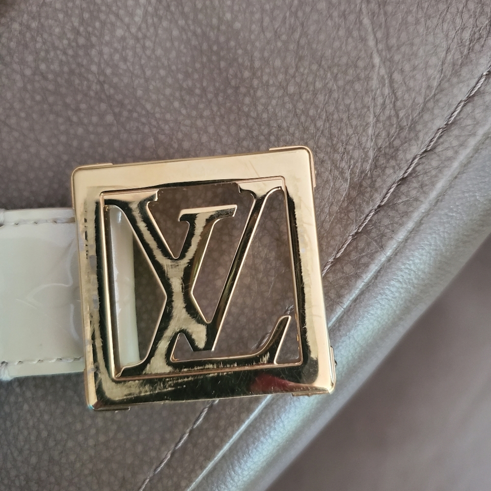 Louis Vuitton belt cream